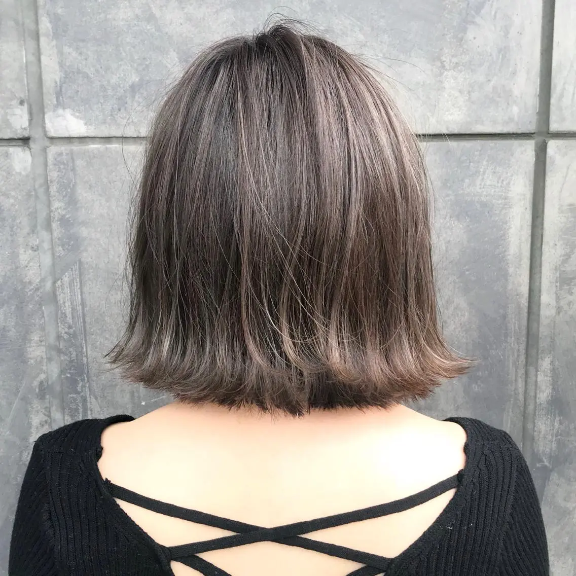 ショート カラー アッシュ アッシュグレー アッシュグレージュ グレージュ ハイライトカラー K-POP好き美容師 🇰🇷Kai.Yのヘアスタイル