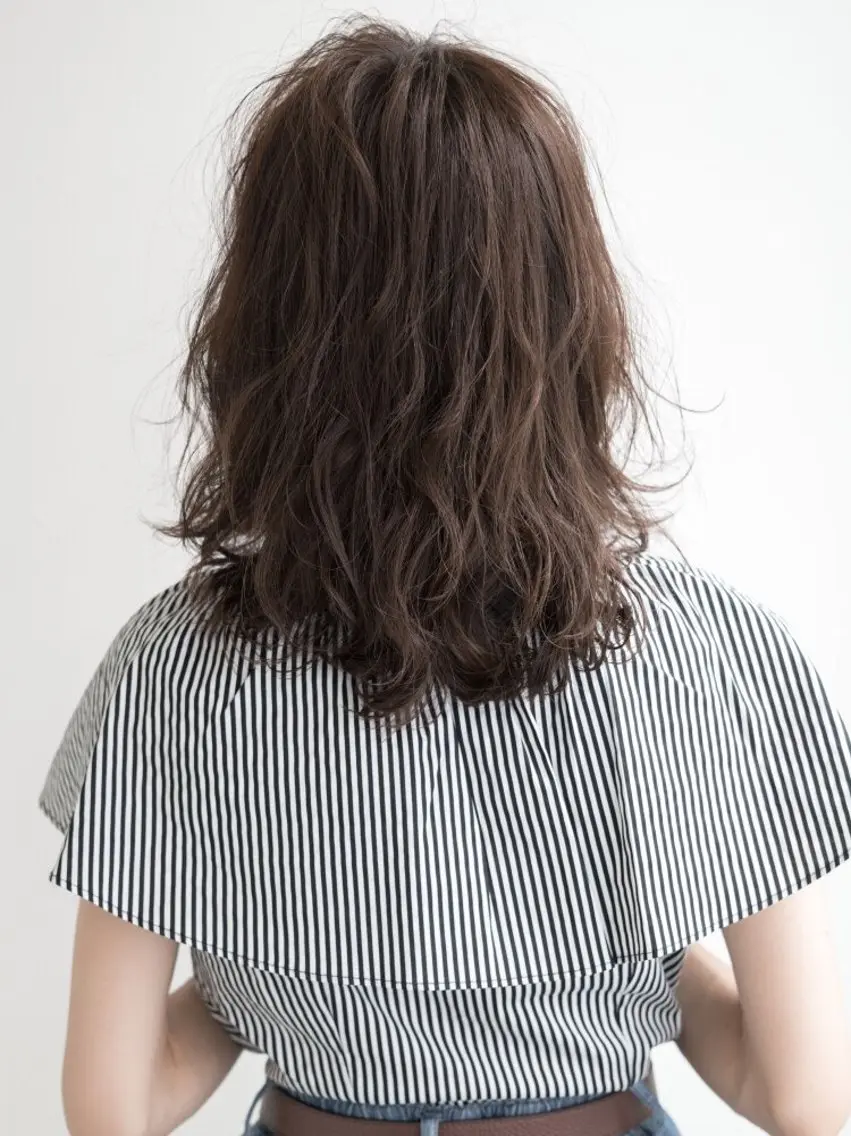 セミロング ミニモ限定 駅南近く最安値のヘアスタイル