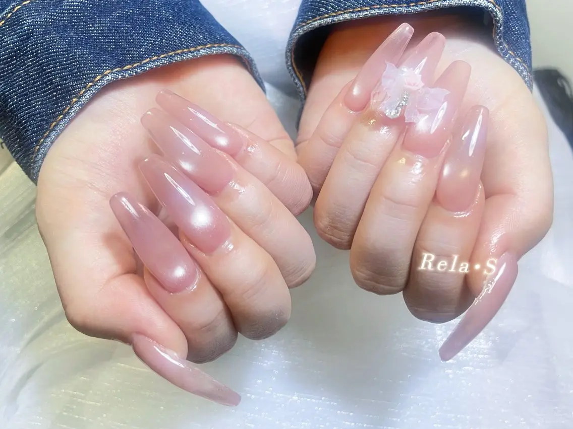 ネイル オーロラネイル 長さ出し フレンチネイル ジェルネイル ガラスフレンチ ハンドネイル Rela・S NAILのネイルデザイン