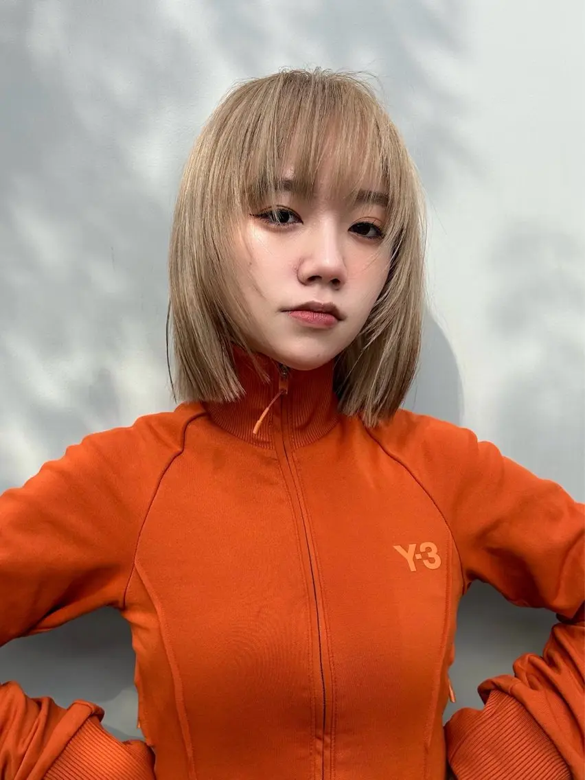 ショート カラー アッシュ アッシュブラウン ブリーチ ブラウンカラー ケアブリーチ ヘアカラー トリートメント ヘアセット レイヤー専門家 ダブルカラー修のヘアスタイル