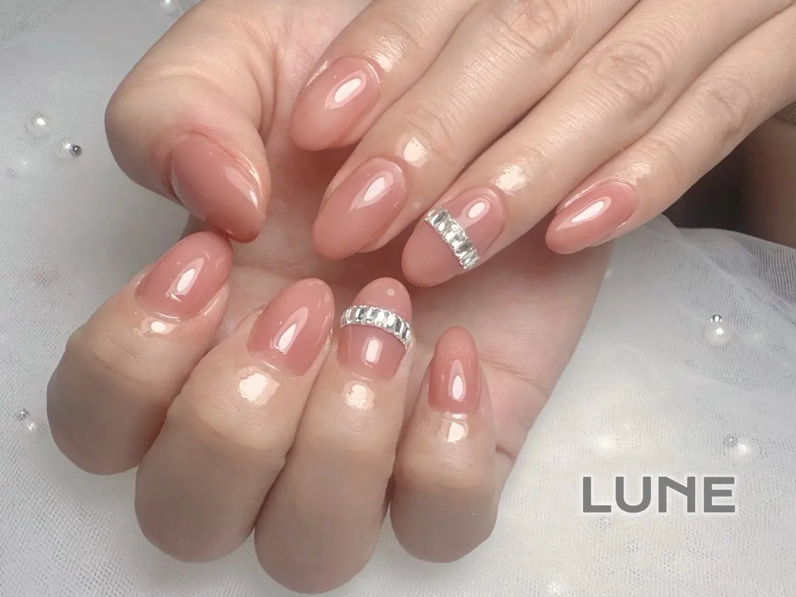 💅🏻うる艶美フォルムワンカラーネイル✨初回フィルイン対応◎🙆🏻‍♀️肌なじみシアーカラー多数✨の写真