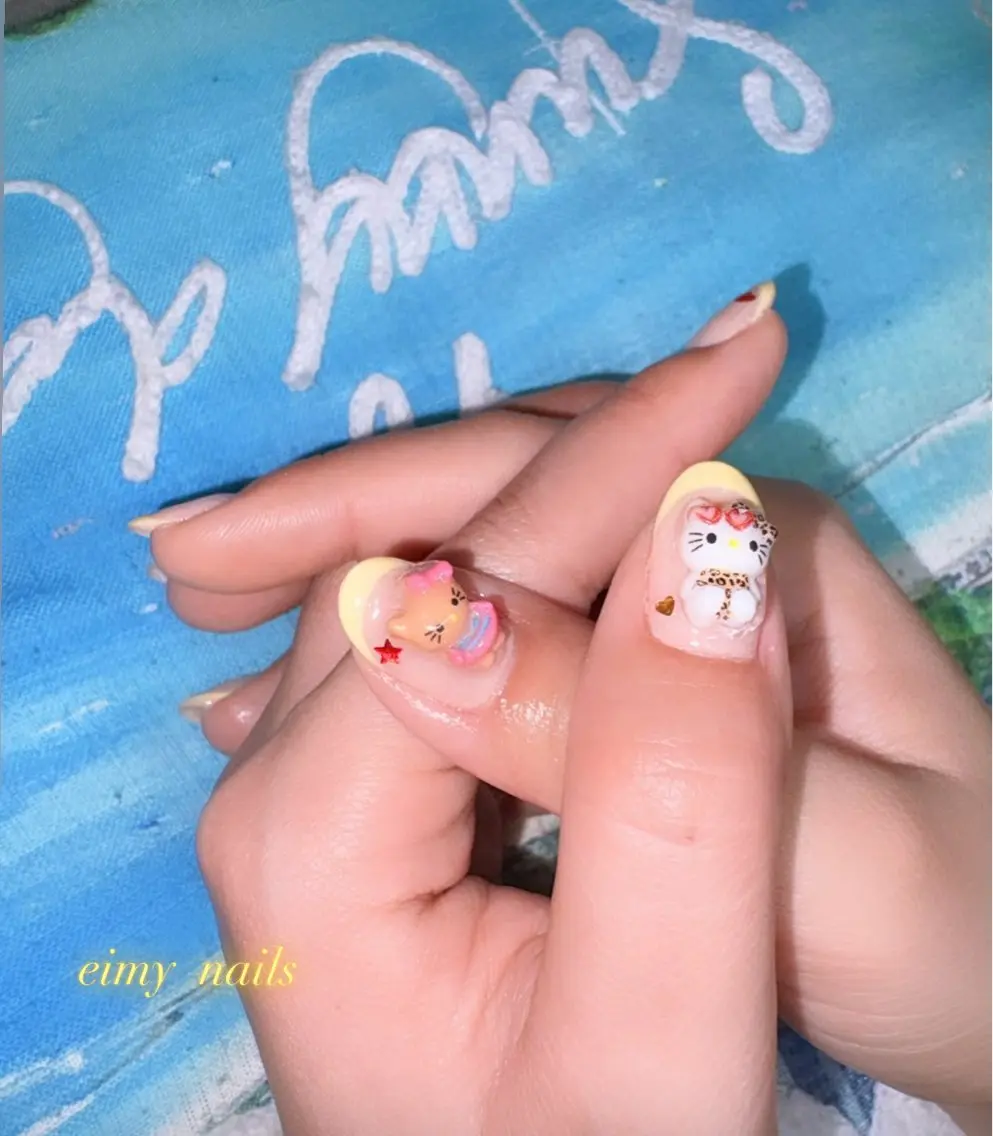 ネイル アニマル柄 フレンチネイル 黄色 ハンドネイル eimy nails♡のネイルデザイン