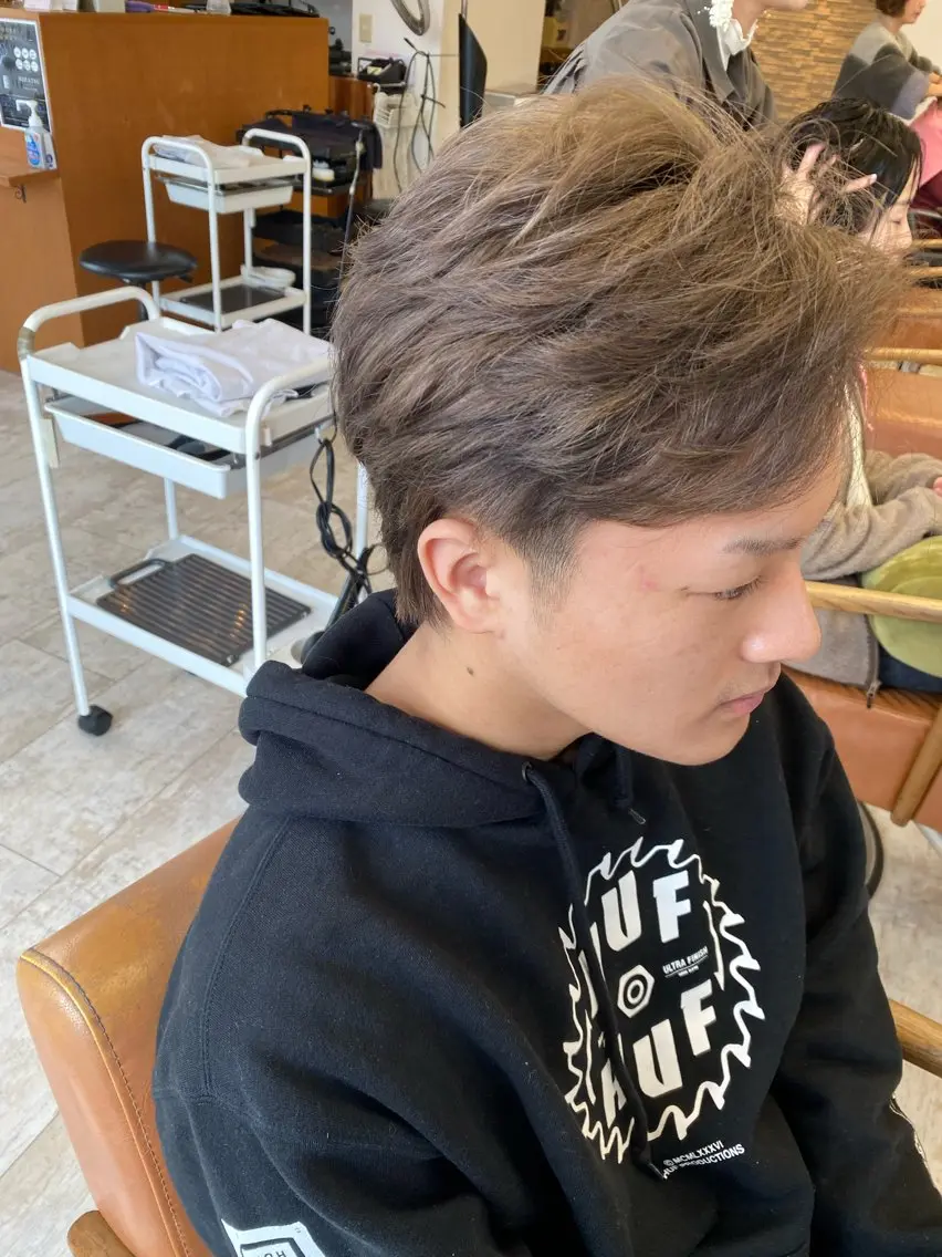 ショート カラー グレージュ ショートヘア 田崎 暁大のヘアスタイル