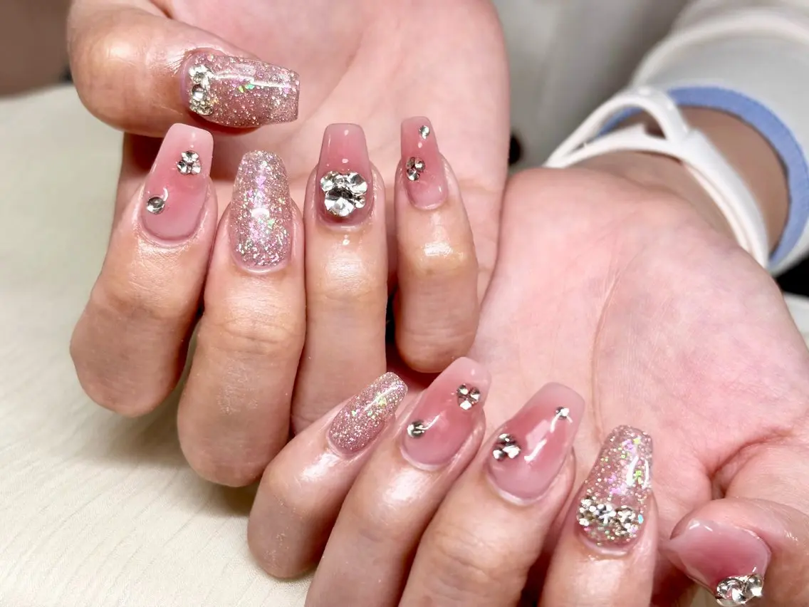 ネイル チークネイル ハンドネイル ハンドケア ETE LUNA NAILのネイルデザイン
