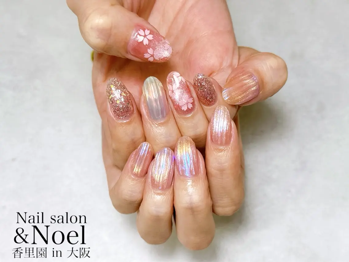 ネイル フラワーネイル ホログラムネイル ハンドネイル Nailsalon ＆Noelのネイルデザイン