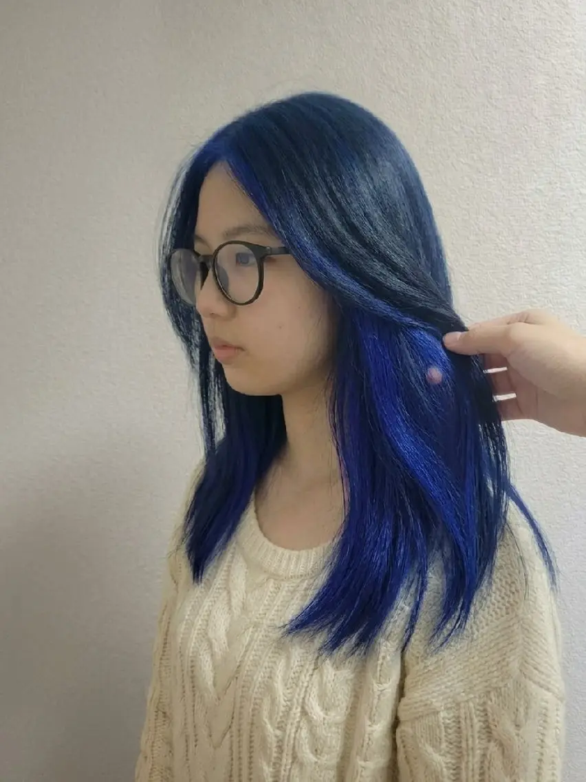 セミロング カラー 黒髪 ブリーチ ブルーカラー ヘアカラー 縮毛矯正✨️プレトワ yusuke✨️横浜のヘアスタイル