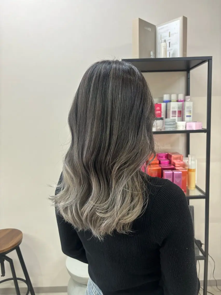 ロング カラー バレイヤージュ レイヤーカット ヘアカラー 🐼 こゆきのヘアスタイル