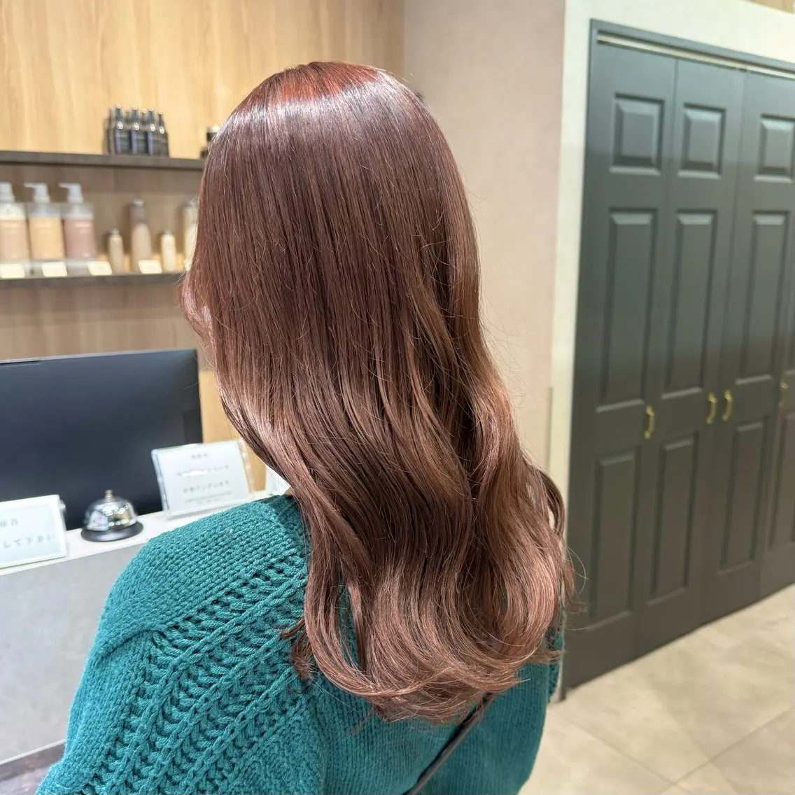 ミディアム カラー ブリーチ カット ヘアカラー トリートメント 有田裕真 【ブリーチカラー】のヘアスタイル