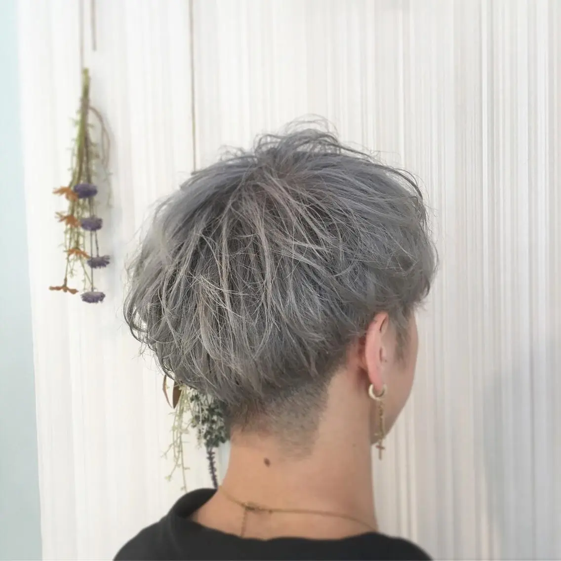 ショート カラー メンズ メンズブリーチ ブリーチ グレージュ シルバー シルバーグレージュ ヘアカラー トリートメント ハイトーン/ブリーチ 山崎　悠次のヘアスタイル