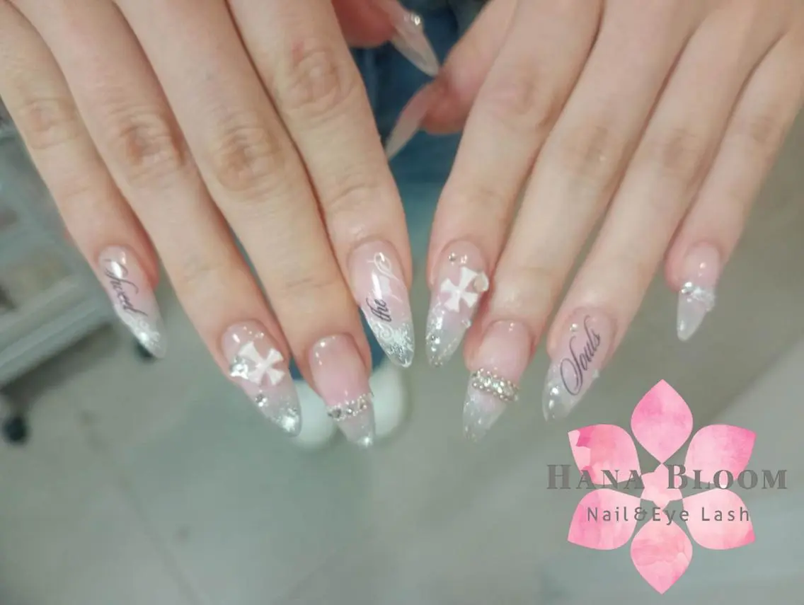 ネイル クリアネイル 長さ出し キラキラネイル 韓国ネイル ロングネイル ハンドネイル ハンドケア Hana Bloom Nail 渋谷道玄坂のネイルデザイン