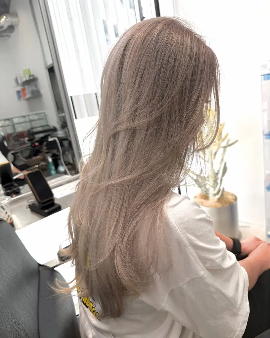 ロング ヘアカラー ブリーチ特化🎀ピ ンクカラー高橋さやかのヘアスタイル
