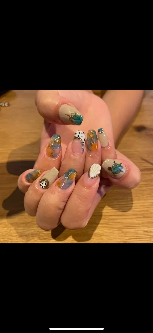 ネイル ハンドネイル Emo'snail エモズネイルのネイルデザイン