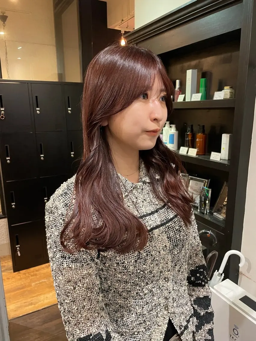ロング ピンクブラウン カット ヘアカラー トリートメント 橘　愛佳/暖色系 レイヤーカットのヘアスタイル