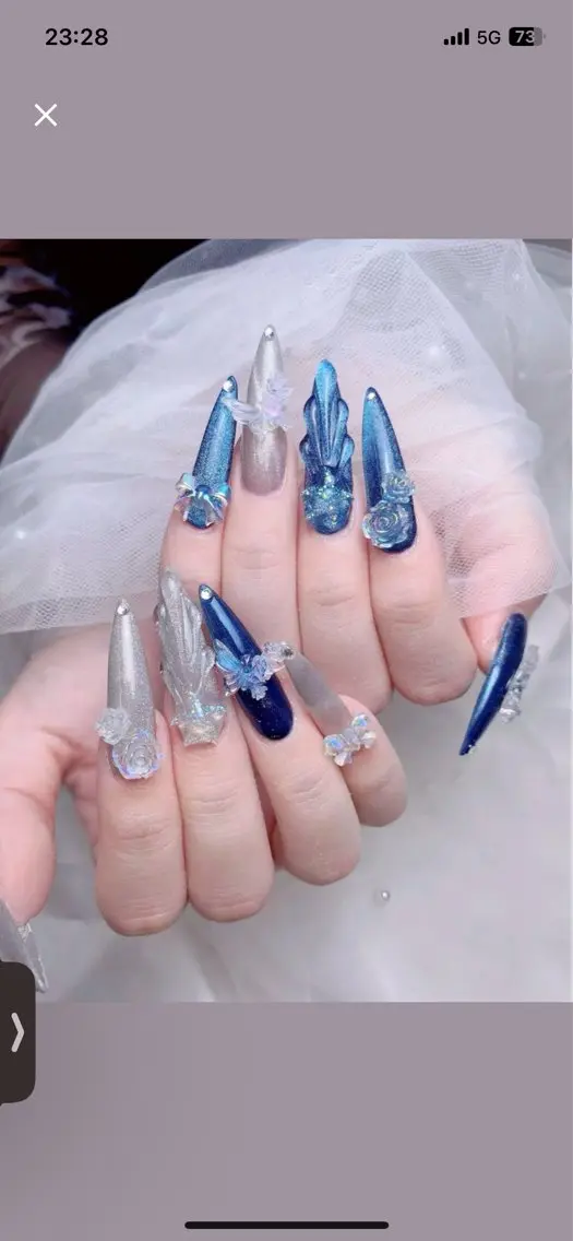 ネイル ロータス モデルのネイルデザイン