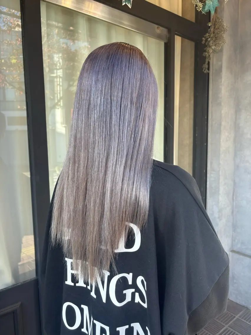 ロング カラー N° jillva 腰山 菜々美のヘアスタイル