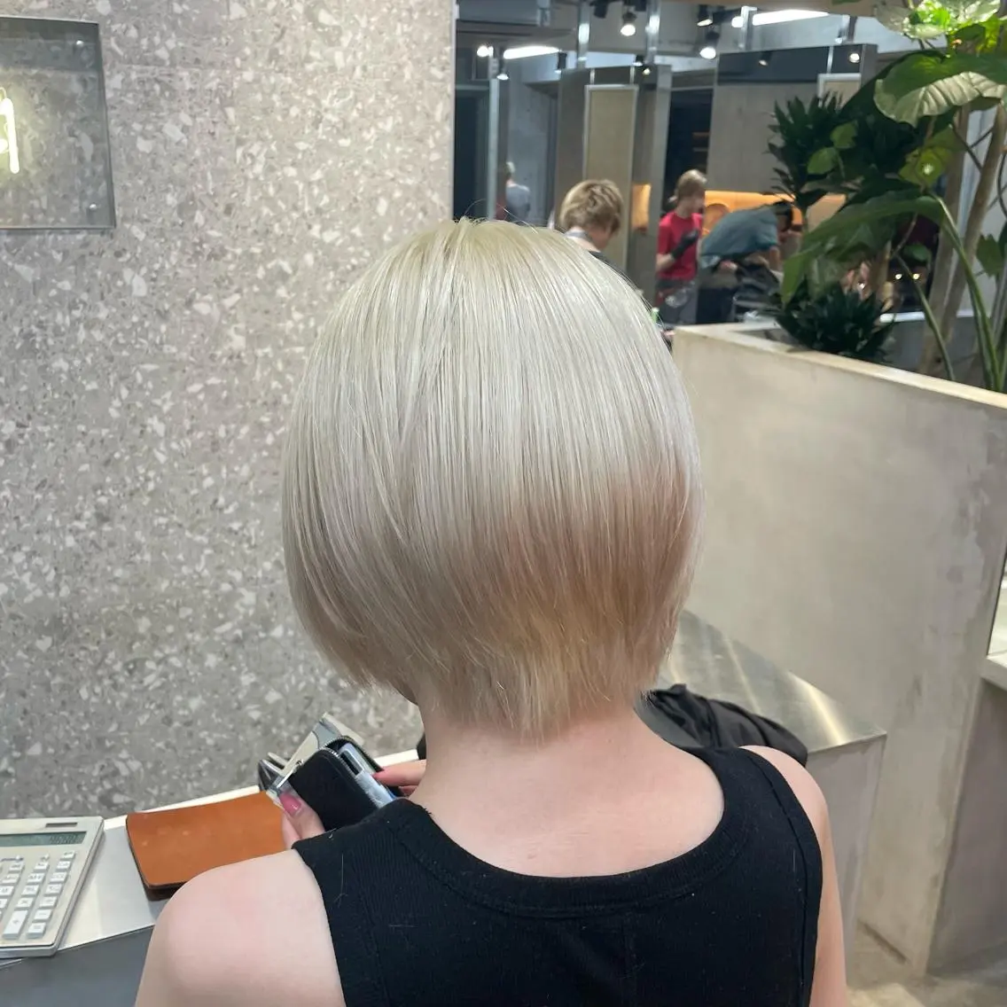 ショート カラー ブリーチなしダブル ブリーチカラー優海のヘアスタイル