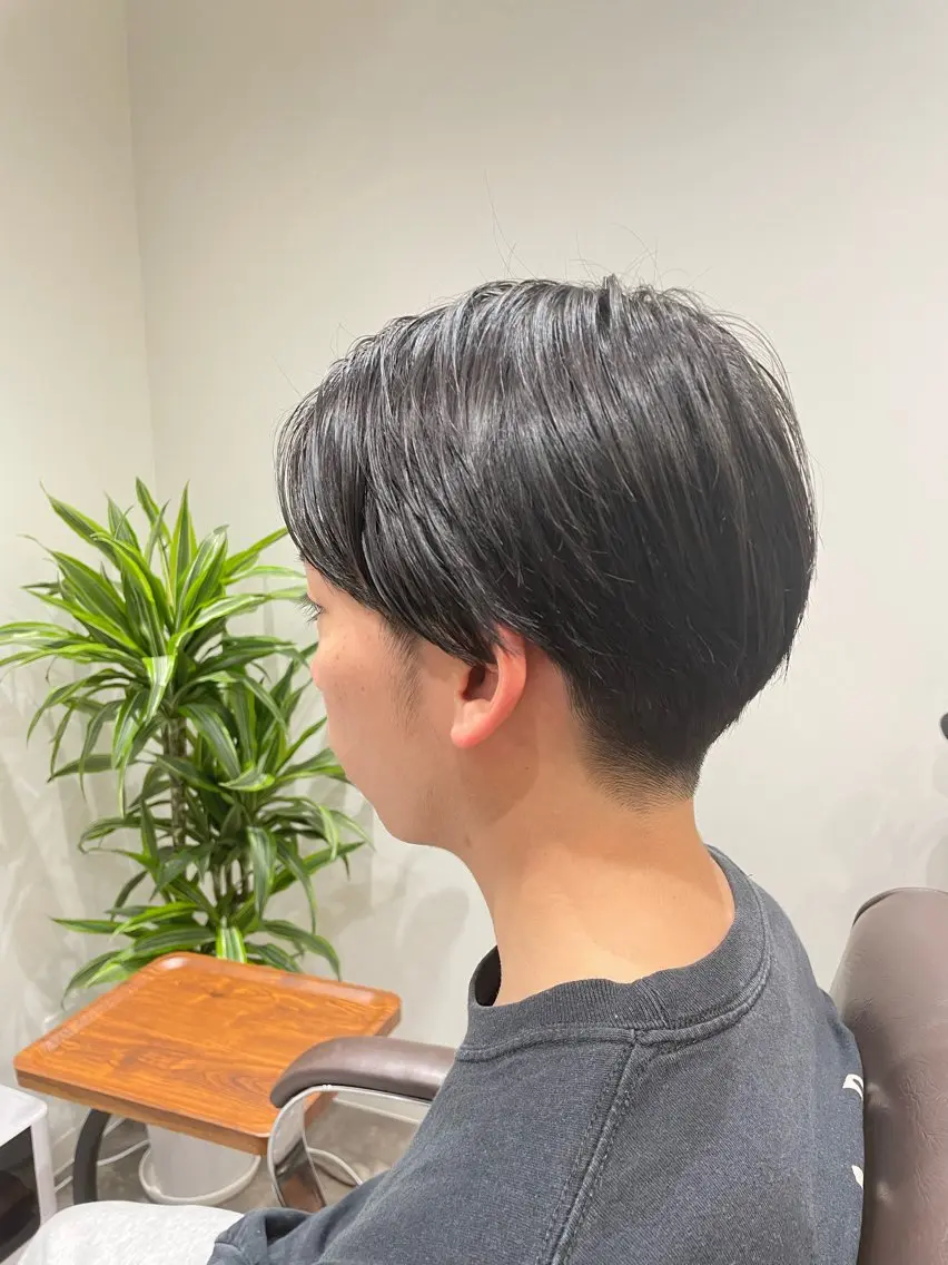 ショート メンズ センターパート ツーブロック カット メンズカット MIWAの眉毛・アイブロウイメージ