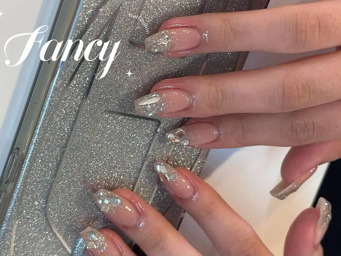 ネイル チークネイル フットネイル グラデーション 韓国ネイル ニュアンスネイル Fancyネイル サロン練馬店のネイルデザイン