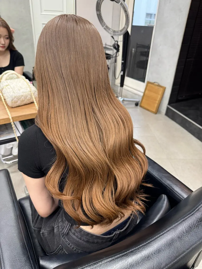 ロング カラー アッシュ ベージュカラー ブロンド グレージュ ハイトーンカラー ヘアカラー トリートメント Rico / bob/グレージュのヘアスタイル