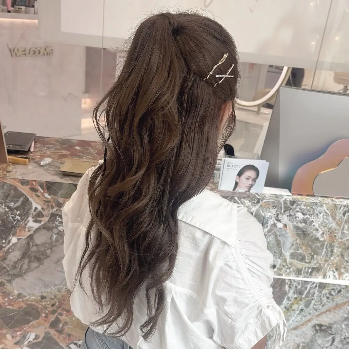 ロング ヘアアレンジ ハーフアップ 韓国風ヘア 🍯Ayu/ハイトー ン/ブリーチ/ヘアメのヘアスタイル