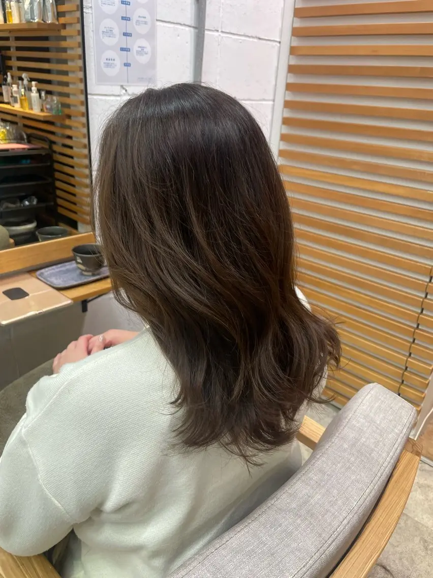 カラー アッシュ ベージュカラー 見奈美 凜のヘアスタイル