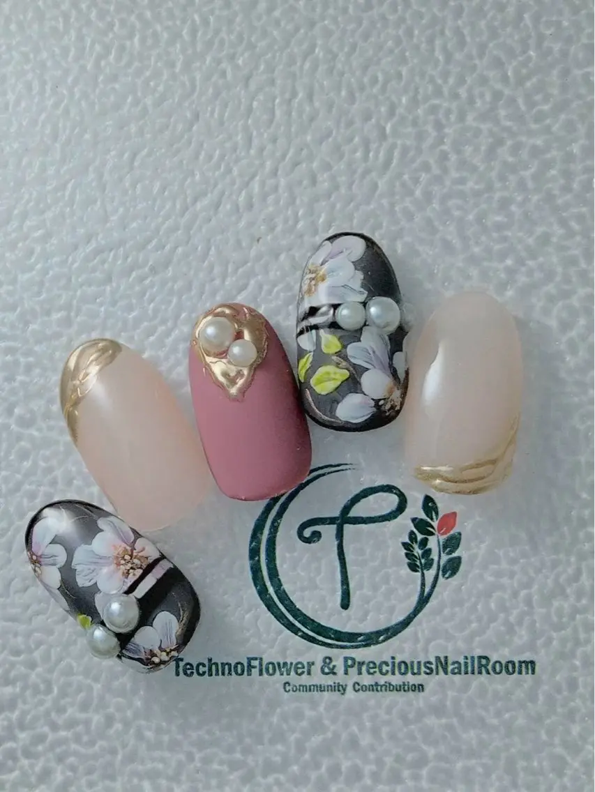 ネイル フラワーネイル precious nail  roomのネイルデザイン