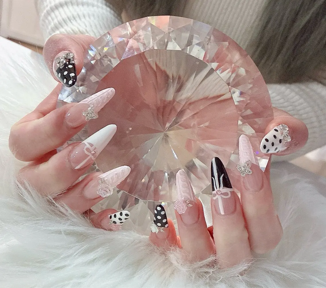 ネイル ハンドネイル LoaChaton kaeのネイルデザイン