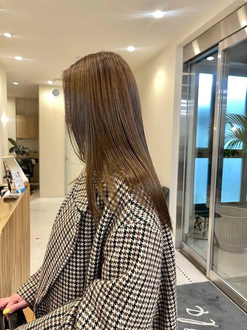 ロング カラー 透明感カラー オリーブカラー レイヤーカット🫧 🎀Tomoka🎀のヘアスタイル