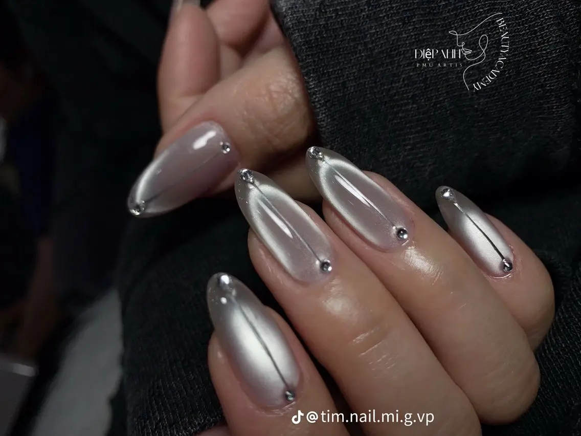 ネイル マグネットネイル Mio Nailのネイルデザイン
