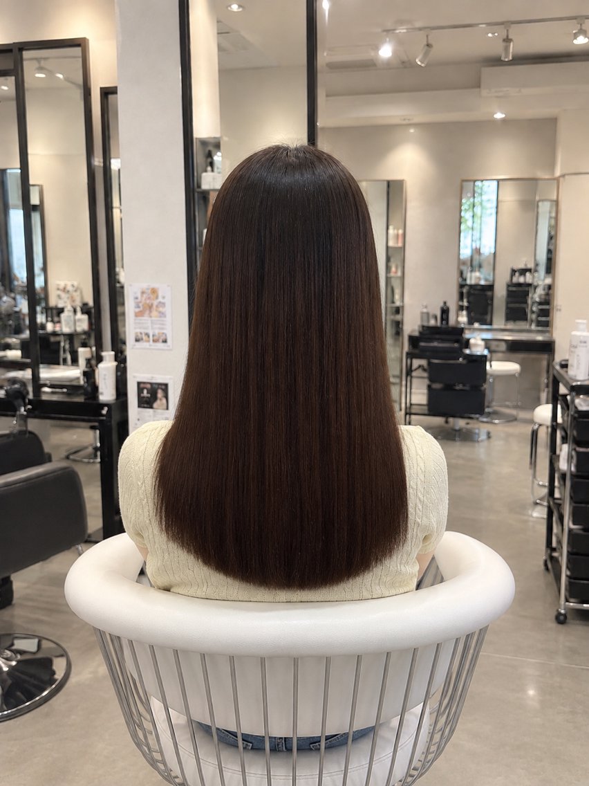 セミロング カット ヘアカラー トリートメント 山本 茉琳のヘアスタイル