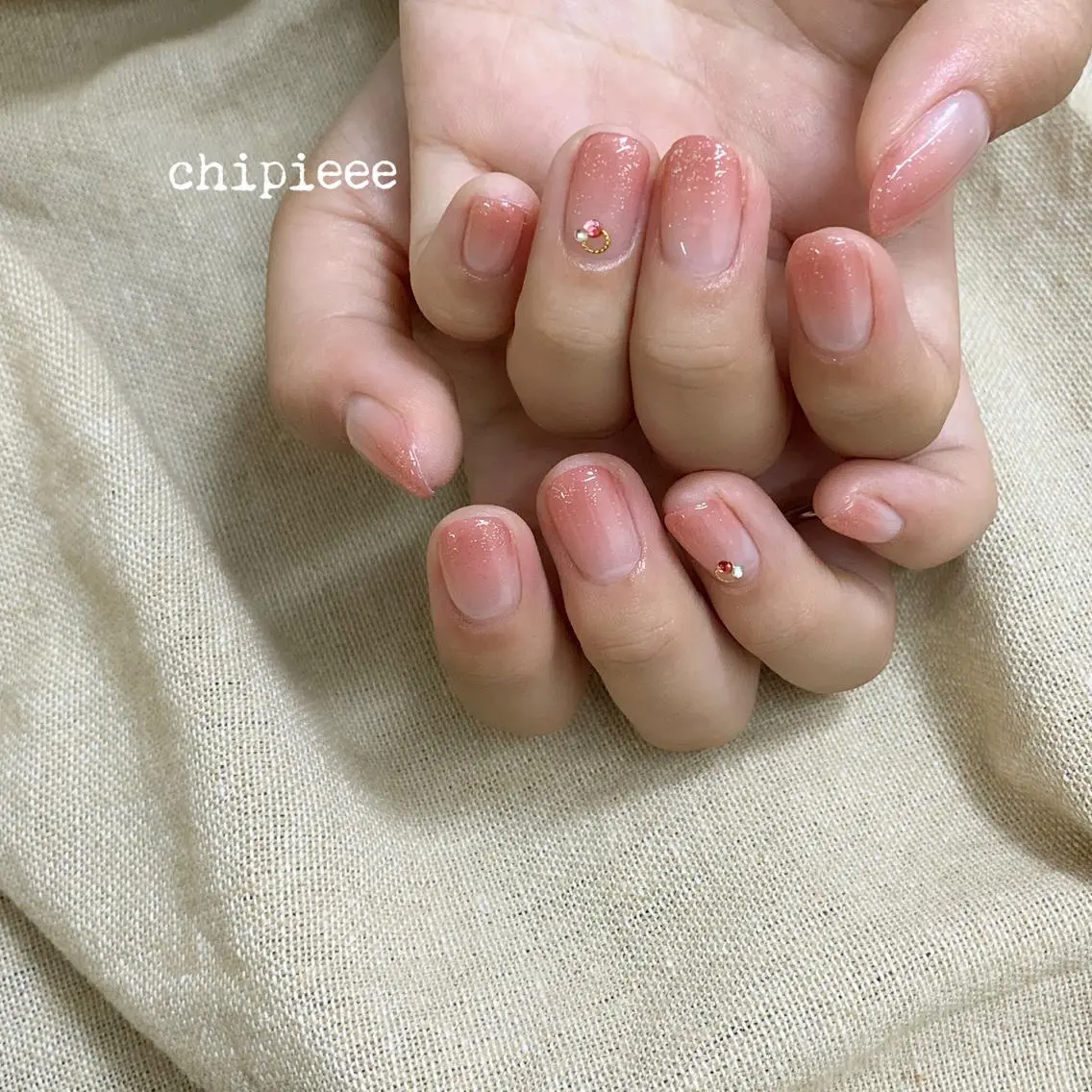 ネイル ラメ(グリッター) . SHIORIのネイルデザイン