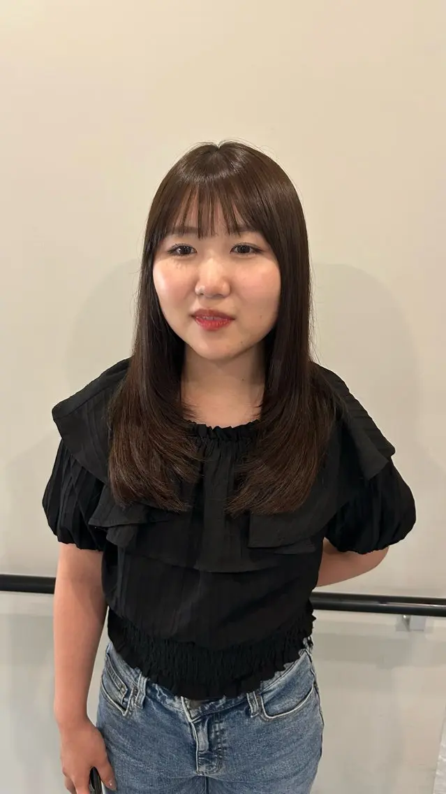 ロング レイヤーカット momoka Jr.stylistのヘアスタイル
