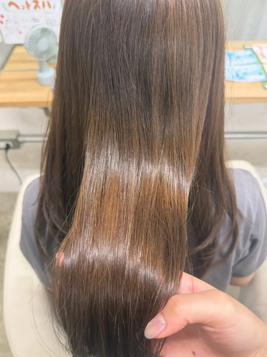 ロング カラー ブラウンカラー 透明感カラー マロンブラウン ヘアカラー トリートメント ERI. fandのヘアスタイル