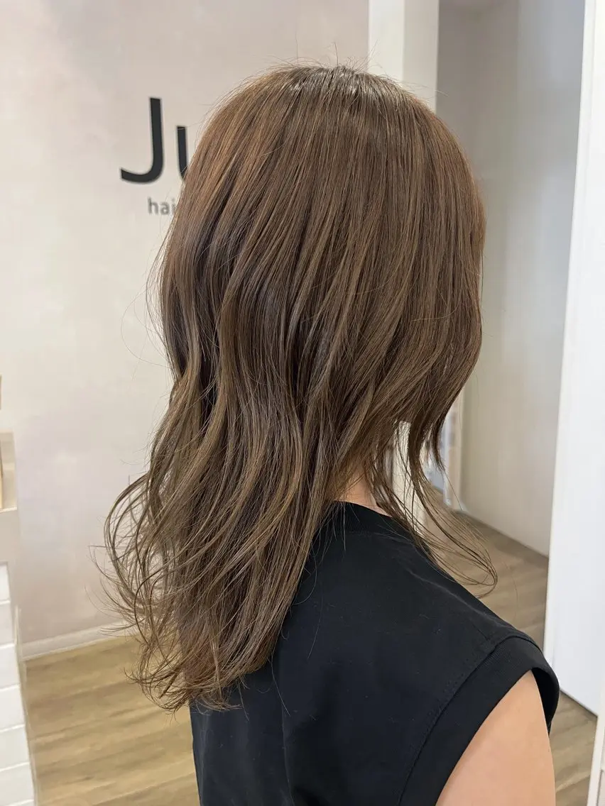 ロング カラー ブラウンカラー 透明感カラー 高村 りなのヘアスタイル