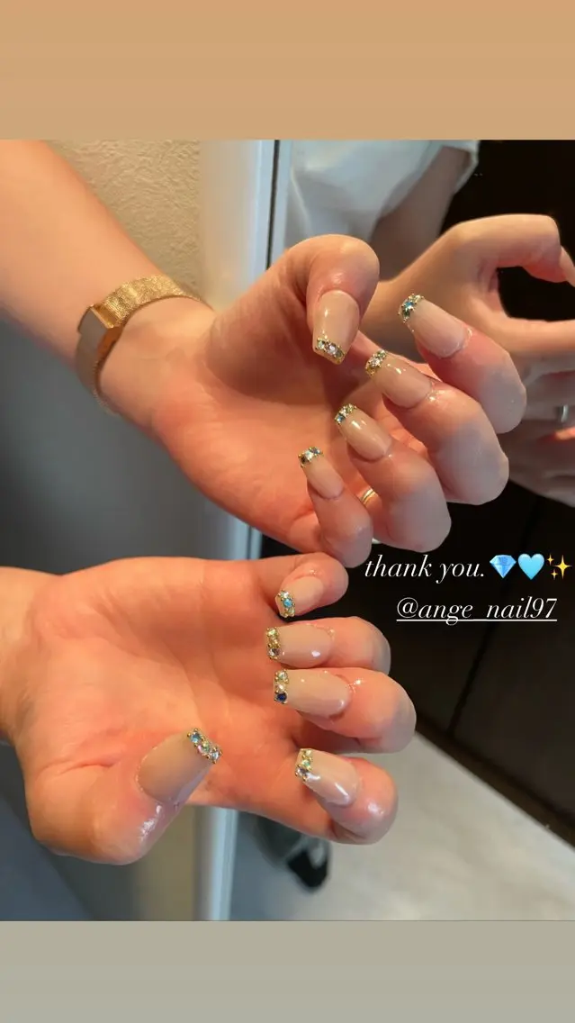 ネイル フレンチネイル キラキラネイル 韓国ネイル スカルプネイル ストーンネイル ハンドネイル Nail salon 🎀Angeのネイルデザイン