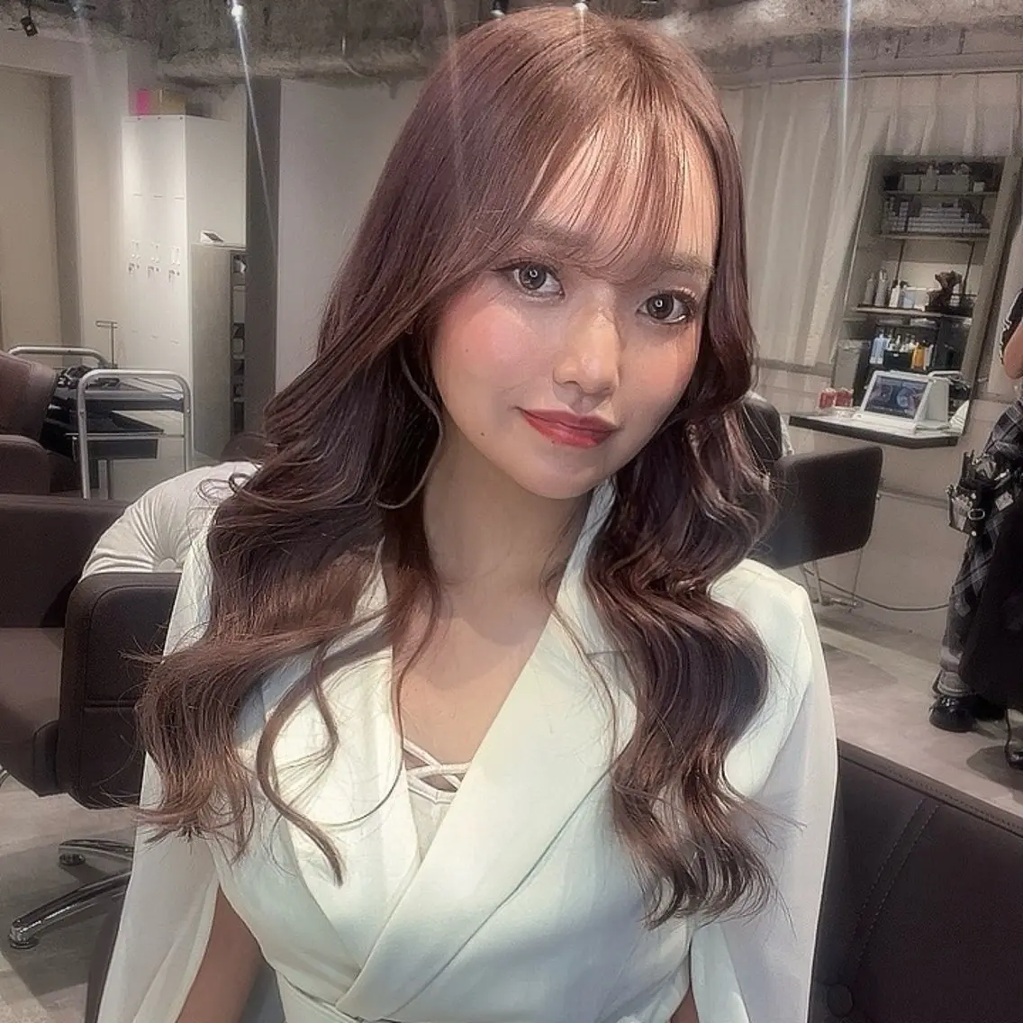 セミロング カラー パーマ ヘアアレンジ ブリーチ ケアブリーチ ダブルカラー ハイライトカラー インナーカラー カット ヘアカラー トリートメント 髪質改善/レイヤー 縮毛矯正/ケラチン耀のヘアスタイル