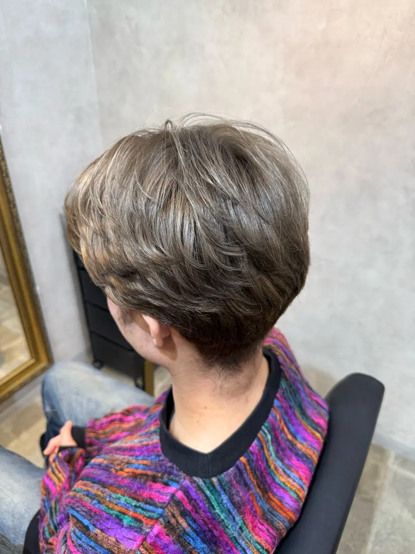 ショート カラー メンズ グレージュ ミルクティーグレージュ maco /カラー・縮毛矯正のヘアスタイル
