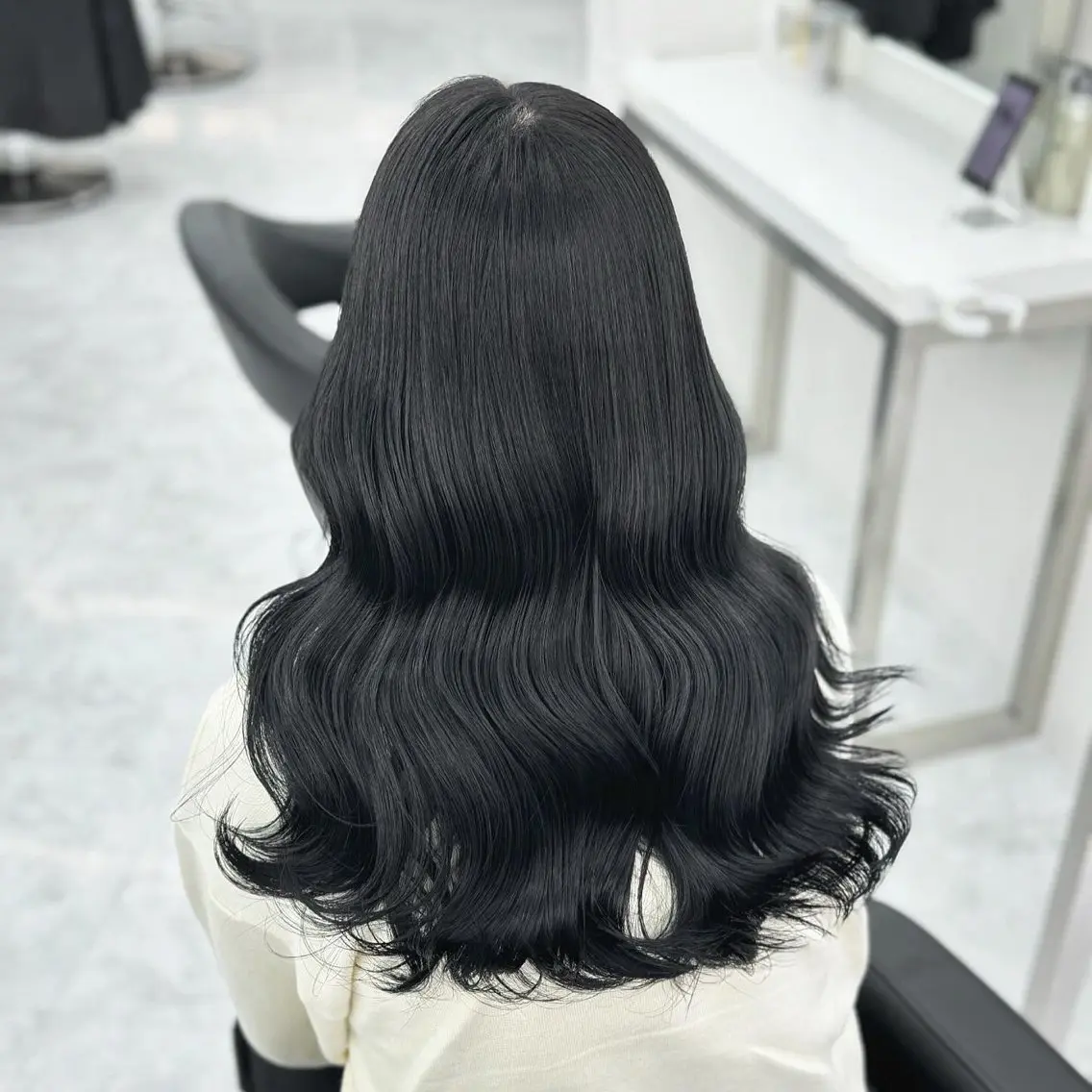ロング カラー パーマ 黒髪 髪質改善 韓国風ヘア 縮毛矯正 トリートメント ヘアカラー トリートメント ヘアセット 髪質改善Ⅰ透明感 艶カラーⅠたつやのヘアスタイル