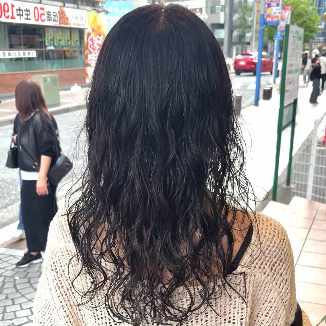セミロング パーマ セミロングパーマ レイヤーカット カット パーマ 横浜パーマ🌐ボブ✨ 暖色カラーもえかのヘアスタイル