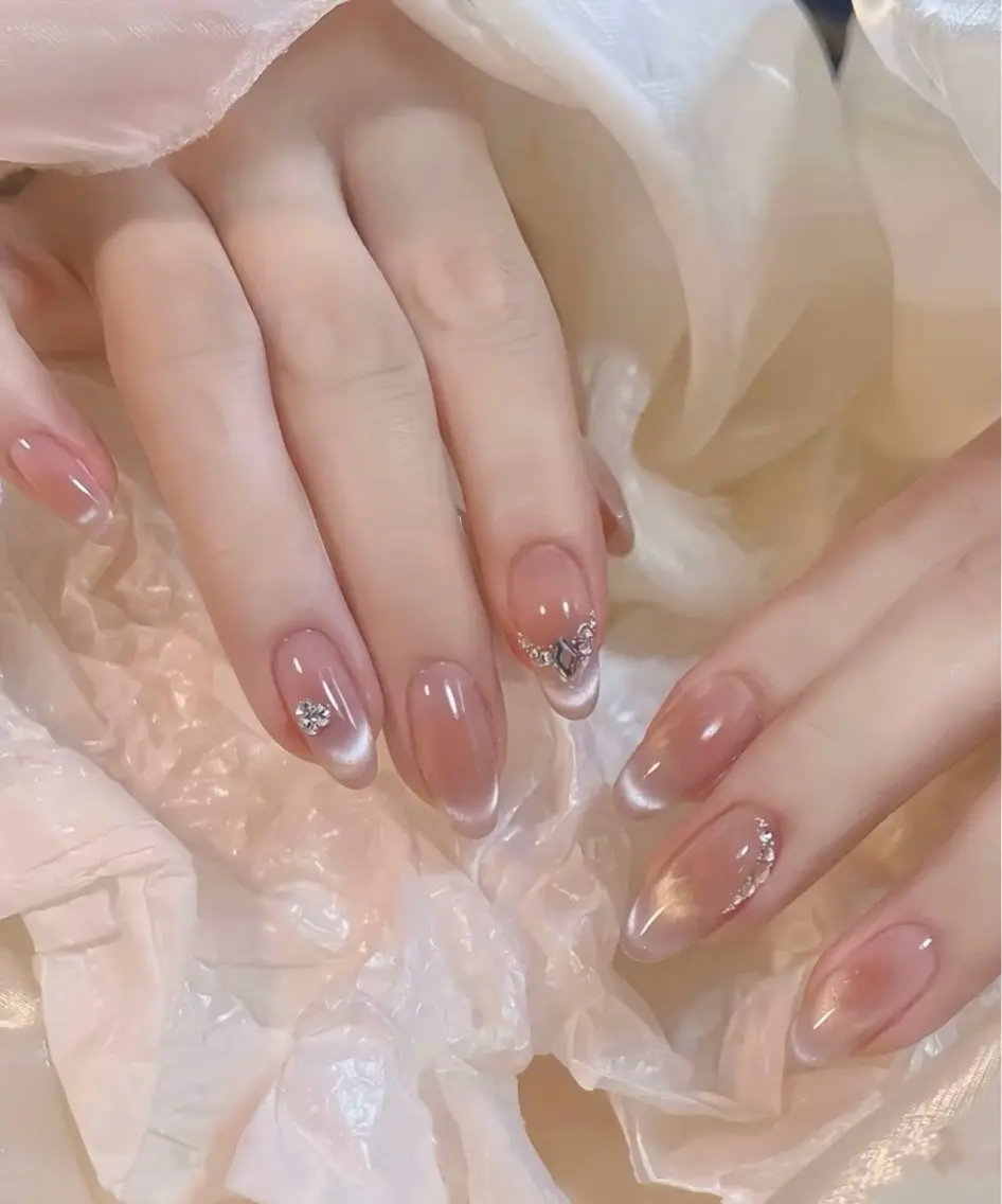 ネイル チークネイル 長さ出し フラワーネイル フレンチネイル ガーリー sun nail池袋 モデル募集のネイルデザイン