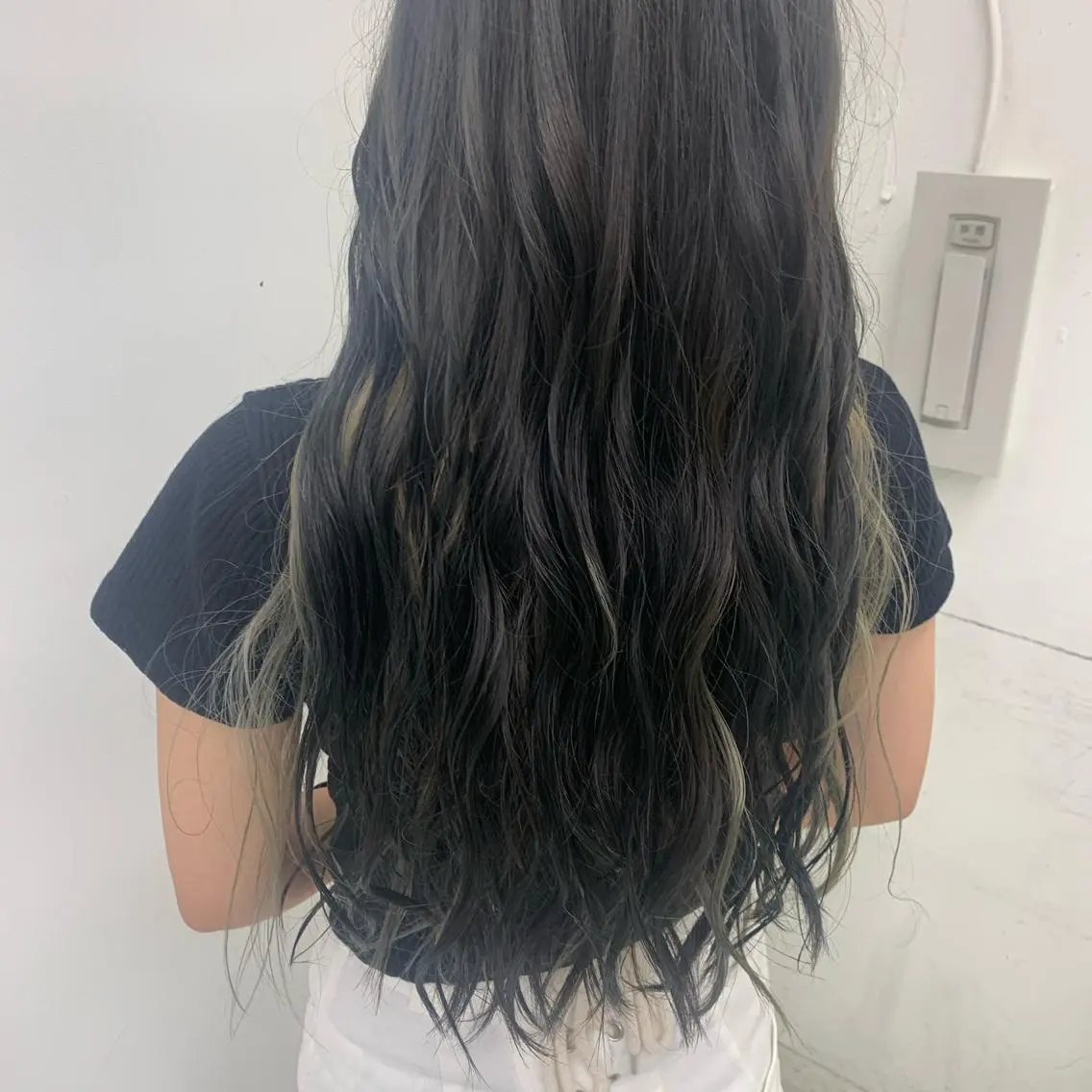 ロング カラー ハイライトカラー インナーカラー ハイライト 川上 紗也加のヘアスタイル