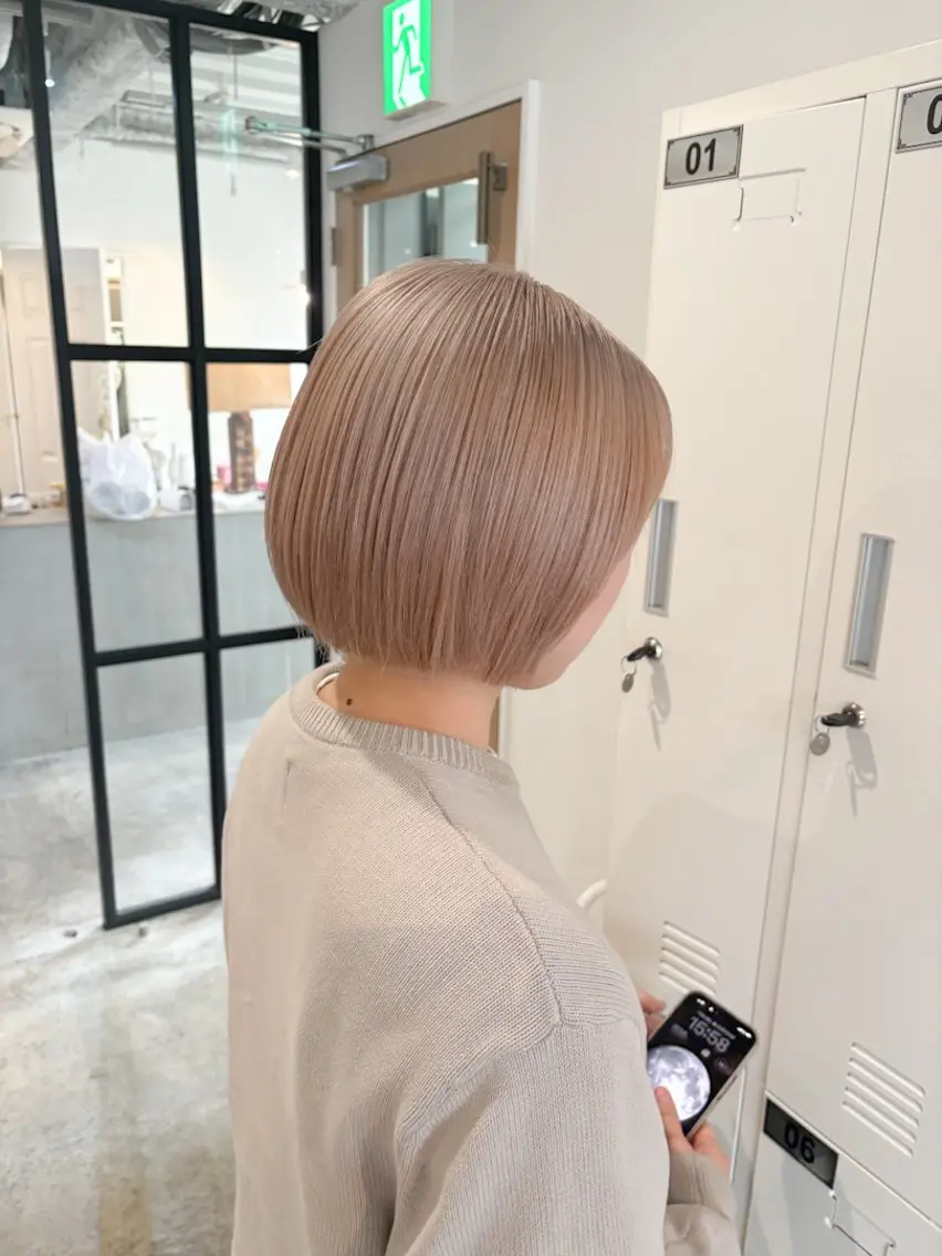ショート カラー ベージュカラー ハイトーンカラー ハイトーンベージュ ボブ カット ヘアカラー Takuma Suzuki中目黒のヘアスタイル