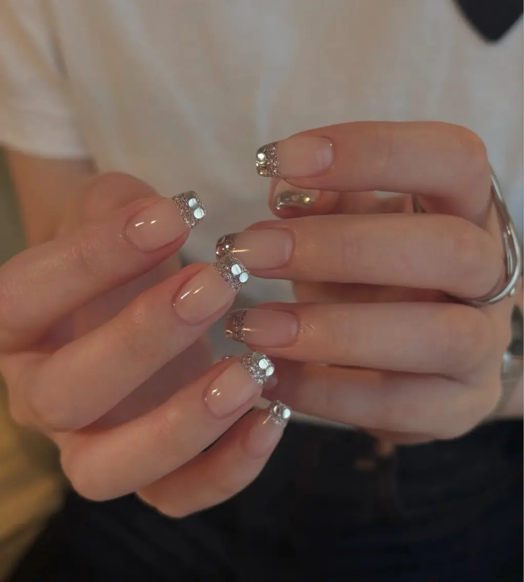 ネイル アートネイル オーロラネイル チークネイル フレンチネイル ガラスフレンチ ハンドネイル 🎀YooLi Nail salonのネイルデザイン