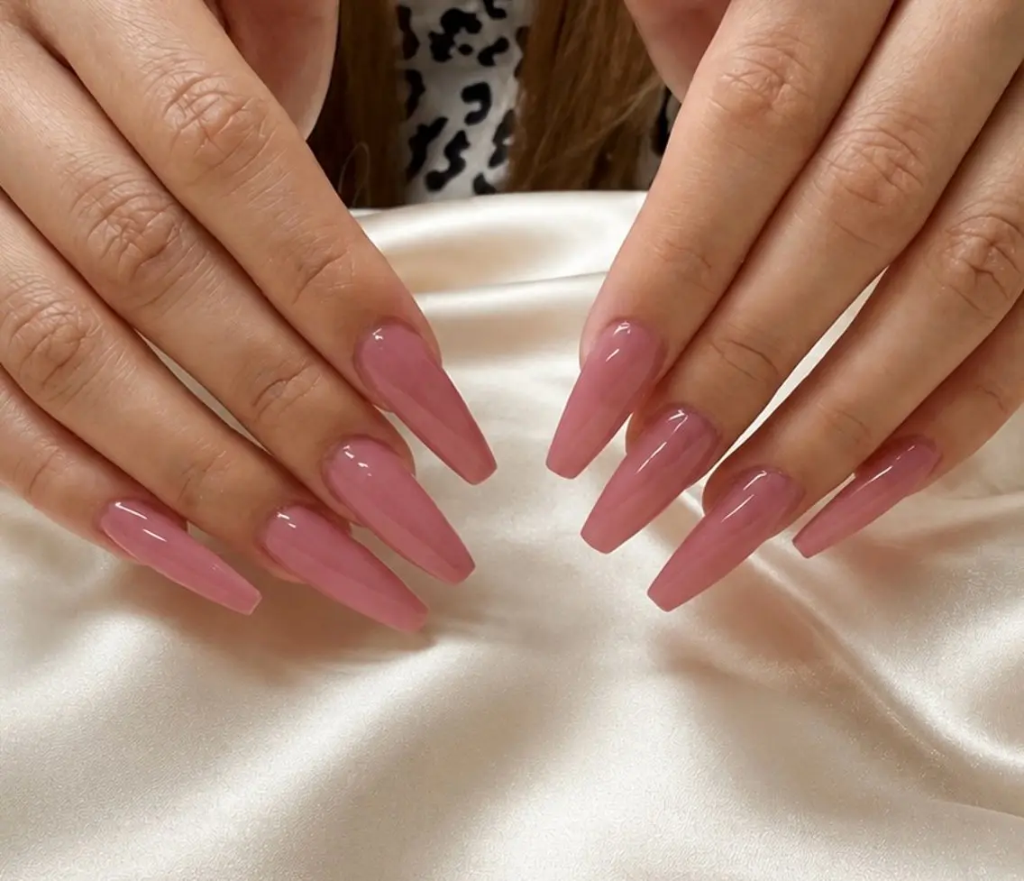 ネイル フレンチネイル ジェルネイル 韓国ネイル マグネットネイル 持ち込み ハンドネイル Royal Nailのネイルデザイン