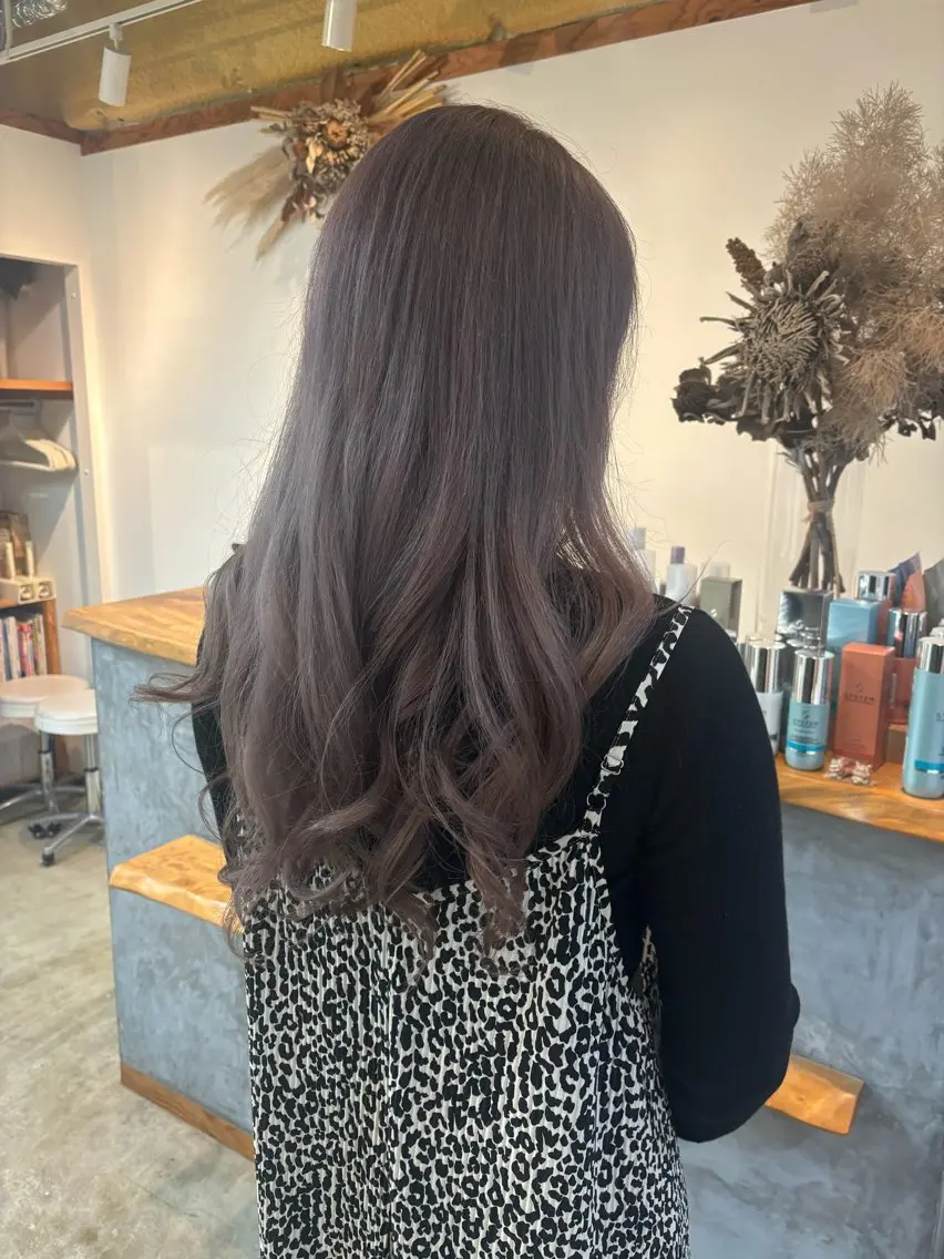 ロング ヘアカラー 透明感カラー🫧 高田李胡のヘアスタイル