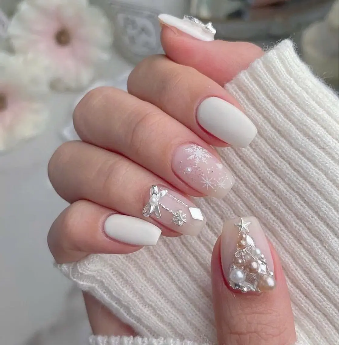 ネイル オーロラネイル フレンチネイル ジェルネイル ハロウィン キラキラネイル ハンドネイル H.baby Nail Salonのネイルデザイン