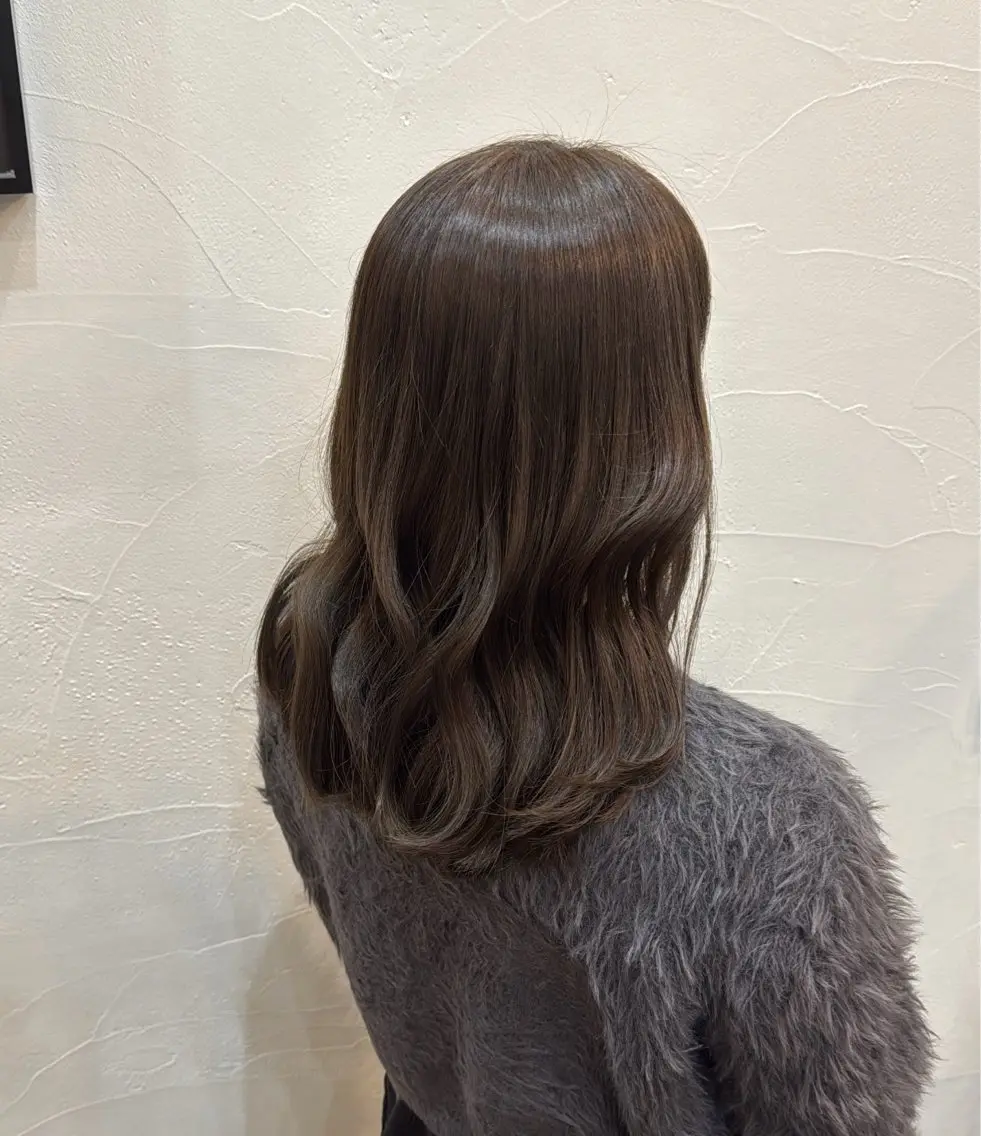 カラー アッシュ ヘアカラー 市川 夢のヘアスタイル