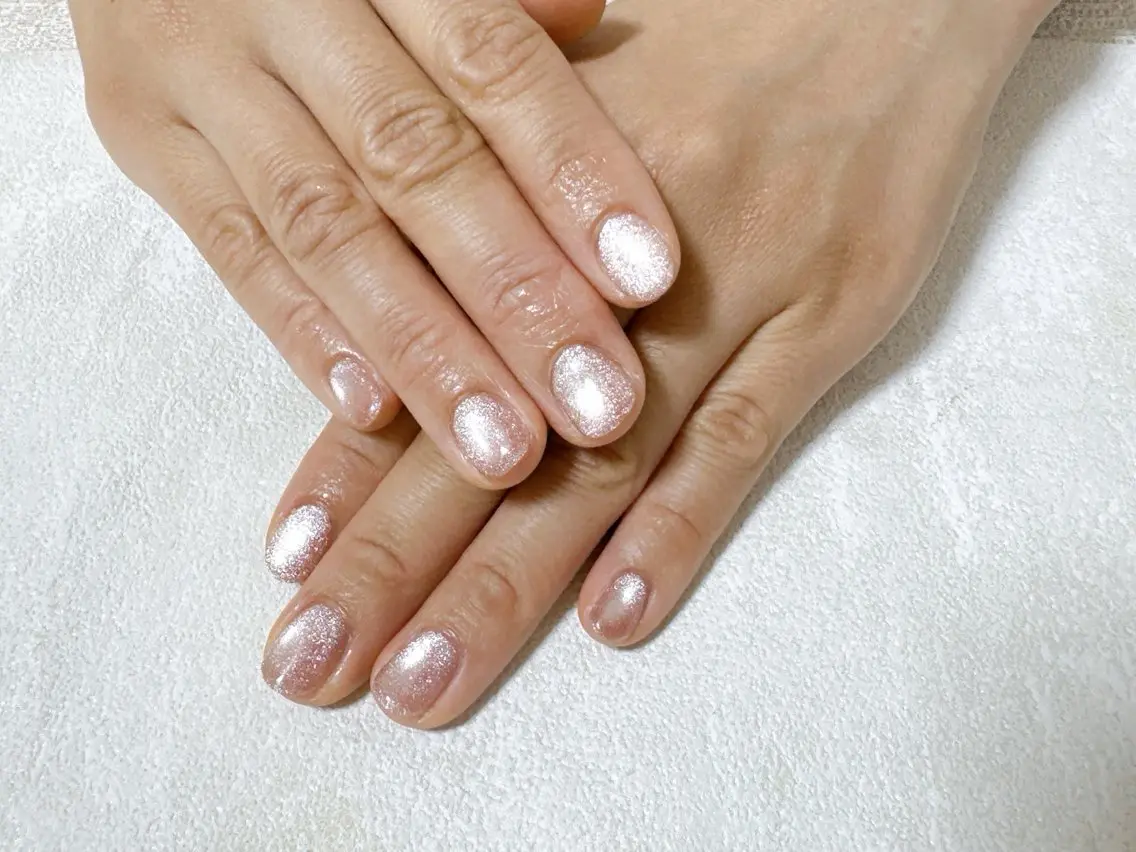 ネイル オーロラネイル フットネイル フレンチネイル ジェルネイル キラキラネイル ハンドネイル mogunail &blowのネイルデザイン