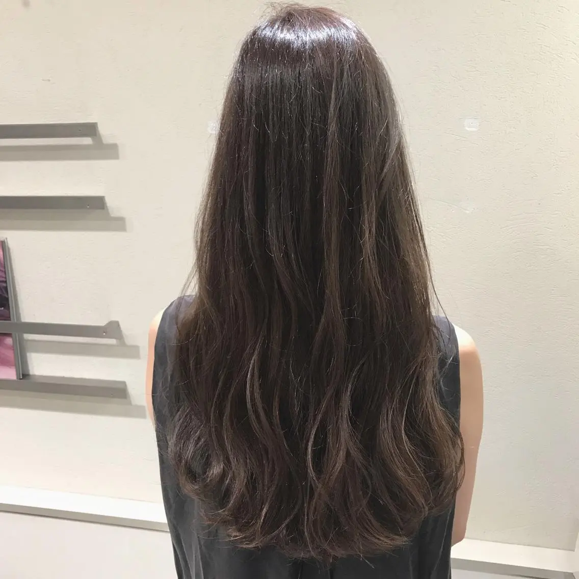 セミロング カラー アッシュ ハイライトカラー イルミナカラー ハイライト 髪質改善カラー韓国風 レイヤーtudaのヘアスタイル