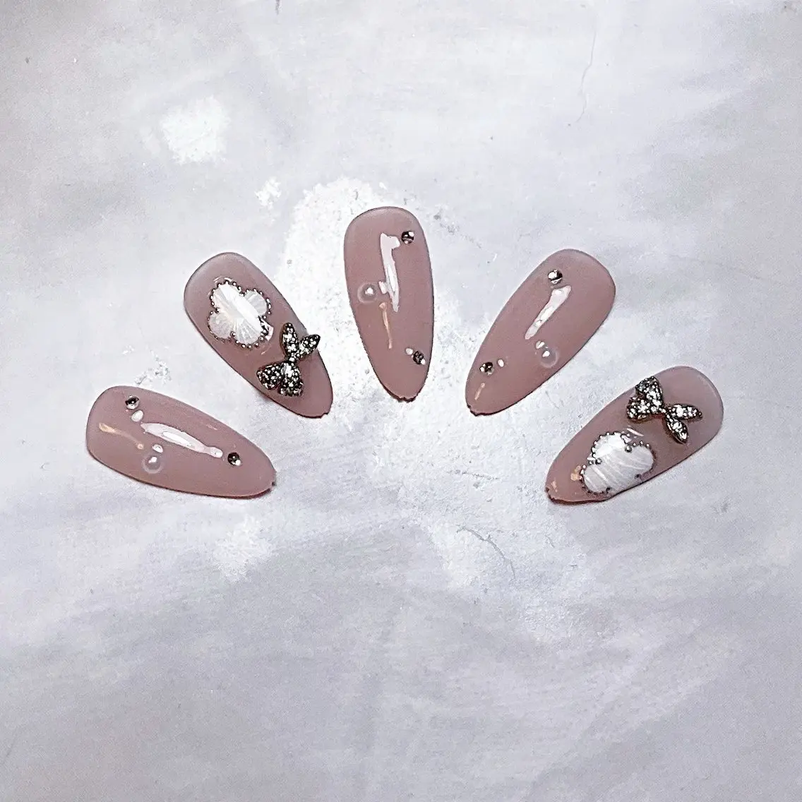 ネイル ハンドネイル 🍭Yun nail hyejin🌸のネイルデザイン